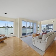 35-3459 River Road Ladner (Canoe Pass Floating Village) – Living Room